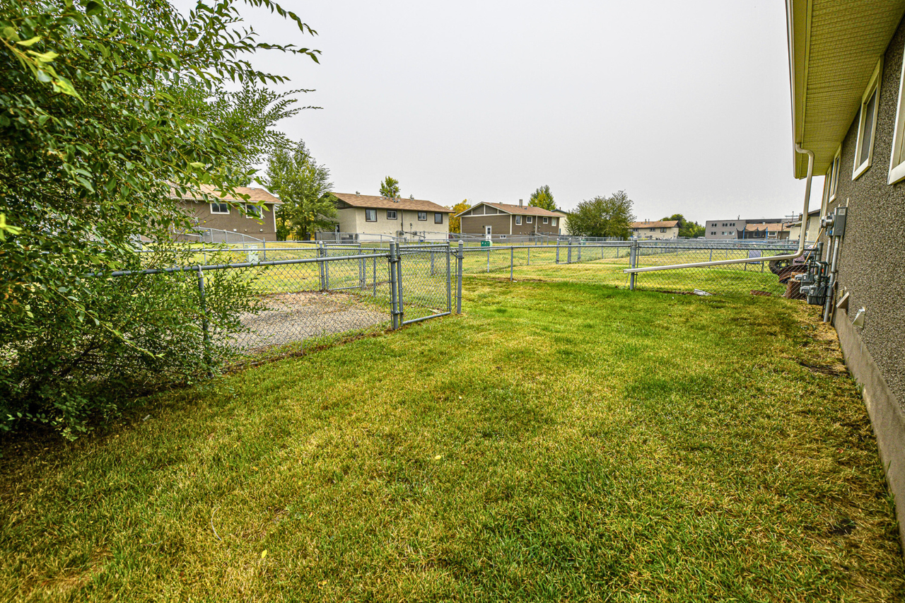 9318B 108 Ave - Photo 2 of 12