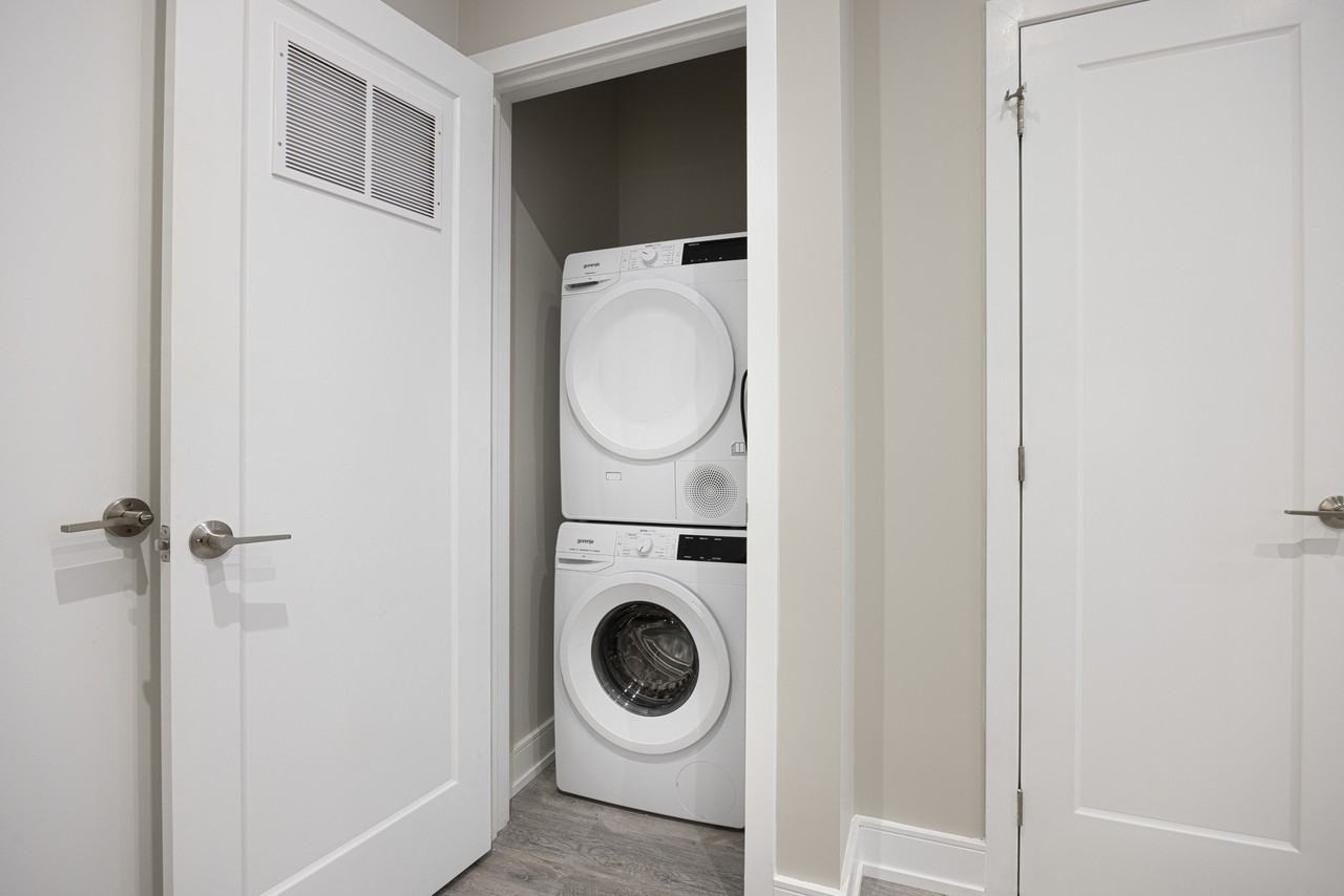 60 Tyndall Ave - Photo 7 of 18