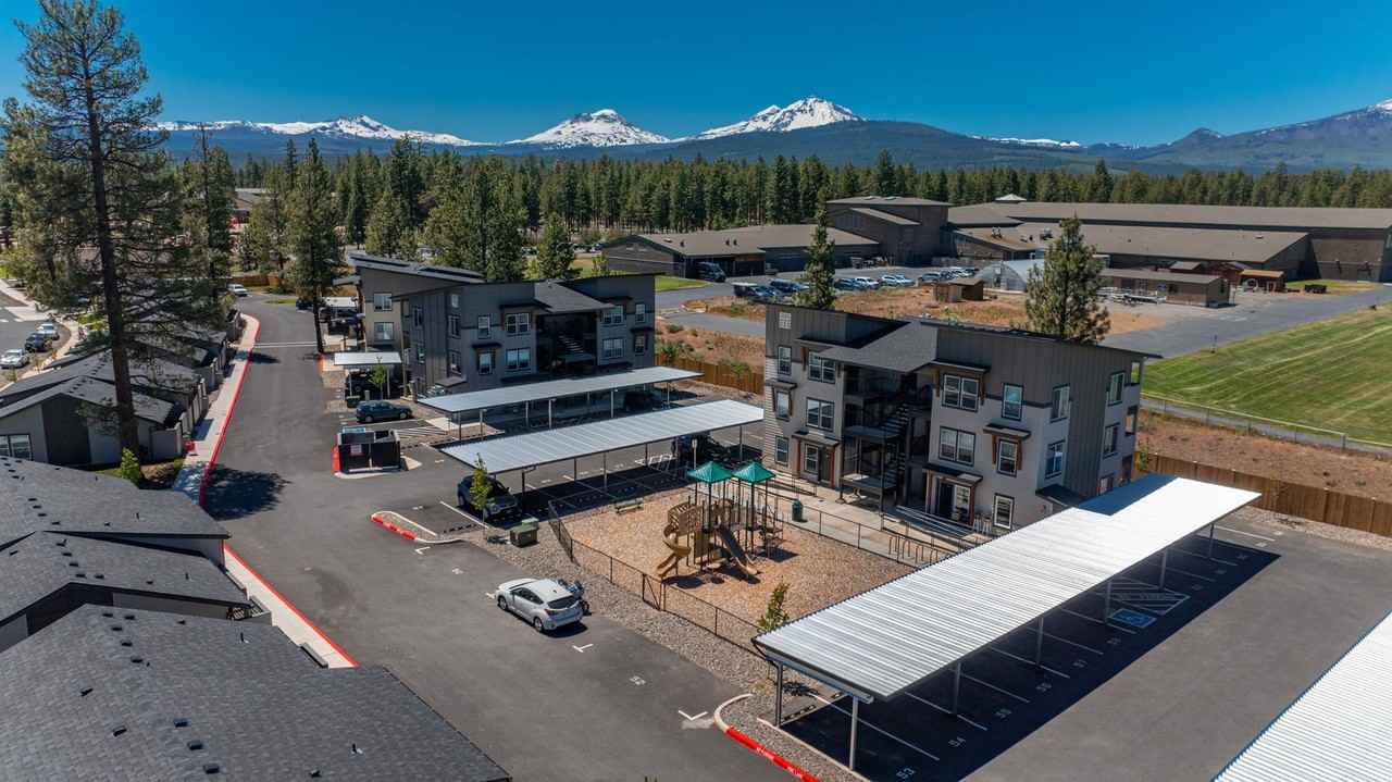 McKenzie Meadows Complex in Sisters Apartments N Reed St, Sisters, OR