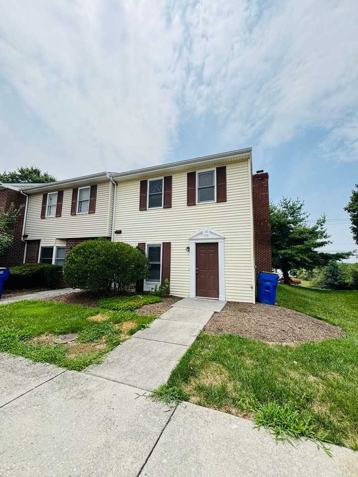 2424 Ridge Rd - Photo 4 of 26