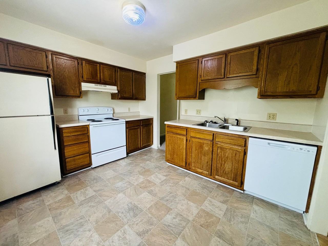 2424 Ridge Rd - Photo 6 of 26