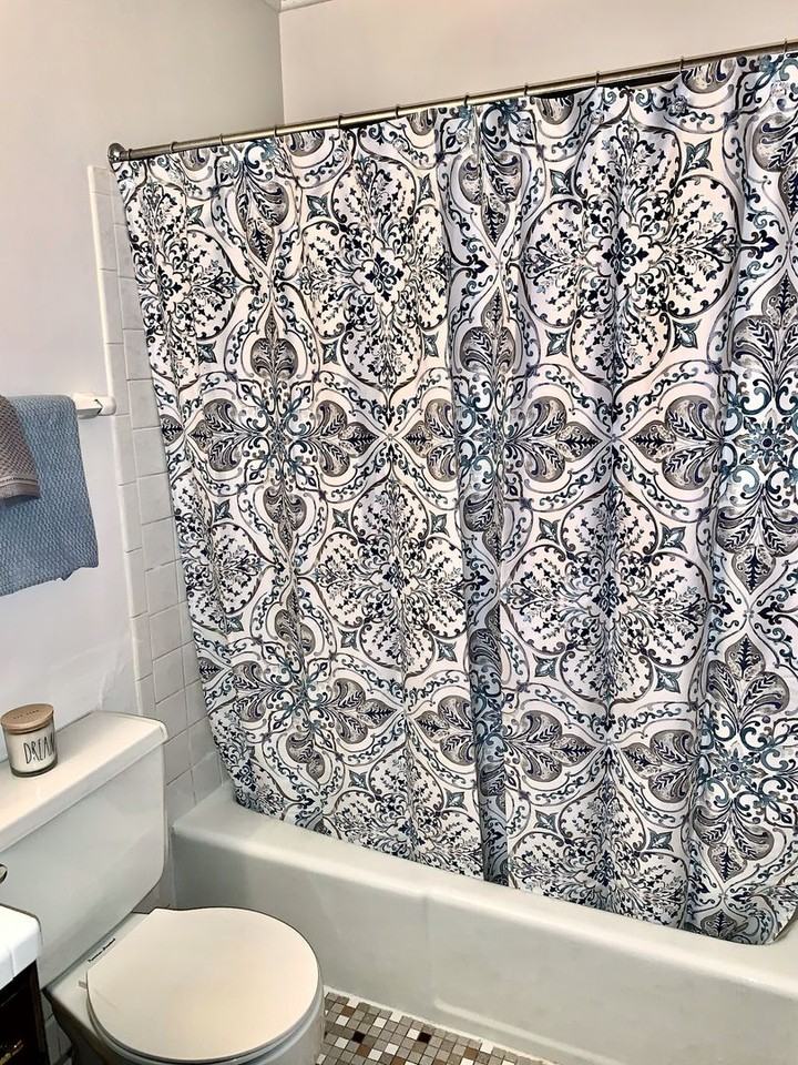 Oakview Manor - Photo 6 of 11