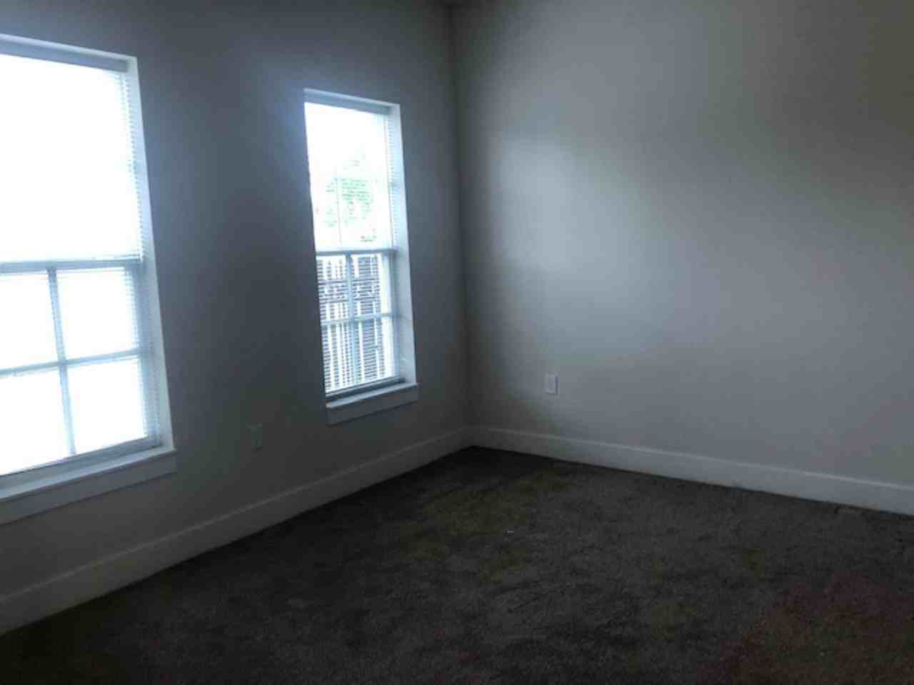 Villa Vue Apartments - Photo 6 of 18