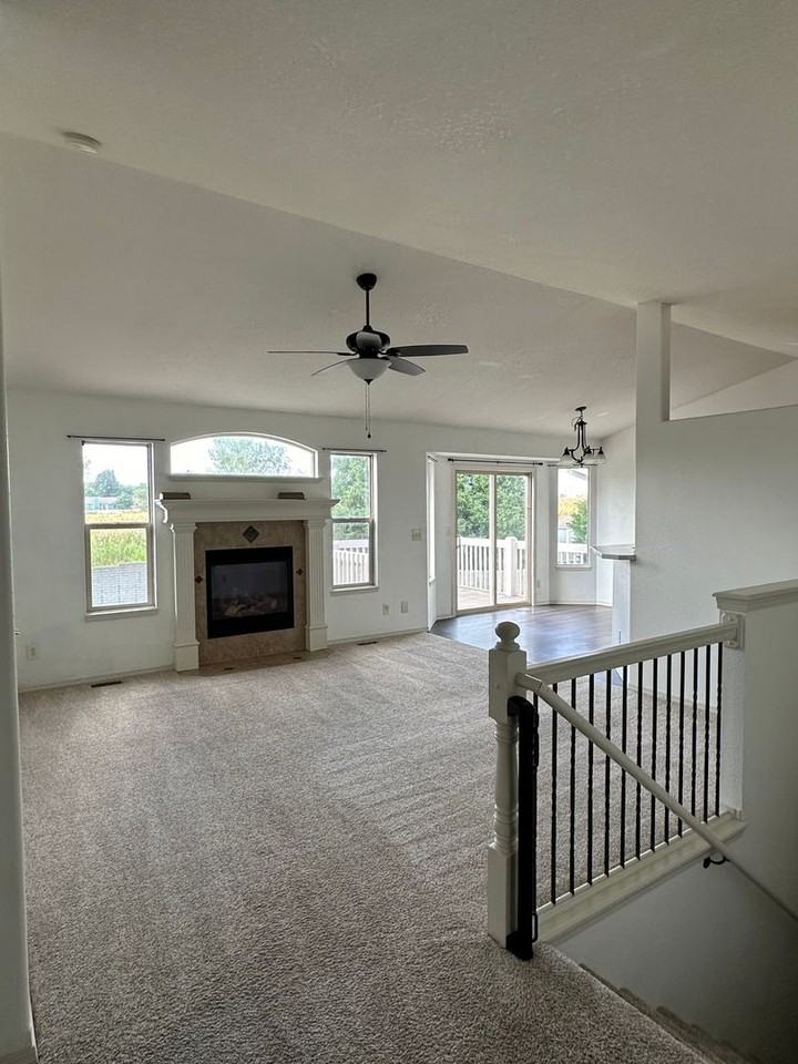 207 E Stone Path St - Photo 2 of 34