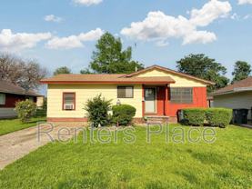 2407 S Olympia Ave - Photo 1 of 1