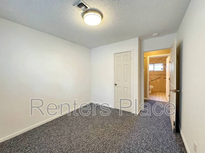 2407 S Olympia Ave - Photo 6 of 12