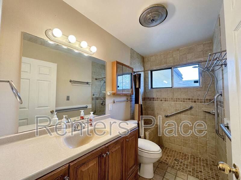 2407 S Olympia Ave - Photo 7 of 12