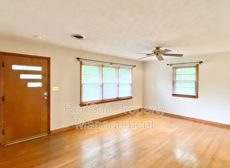 18 Owens Rd - Photo 3 of 20