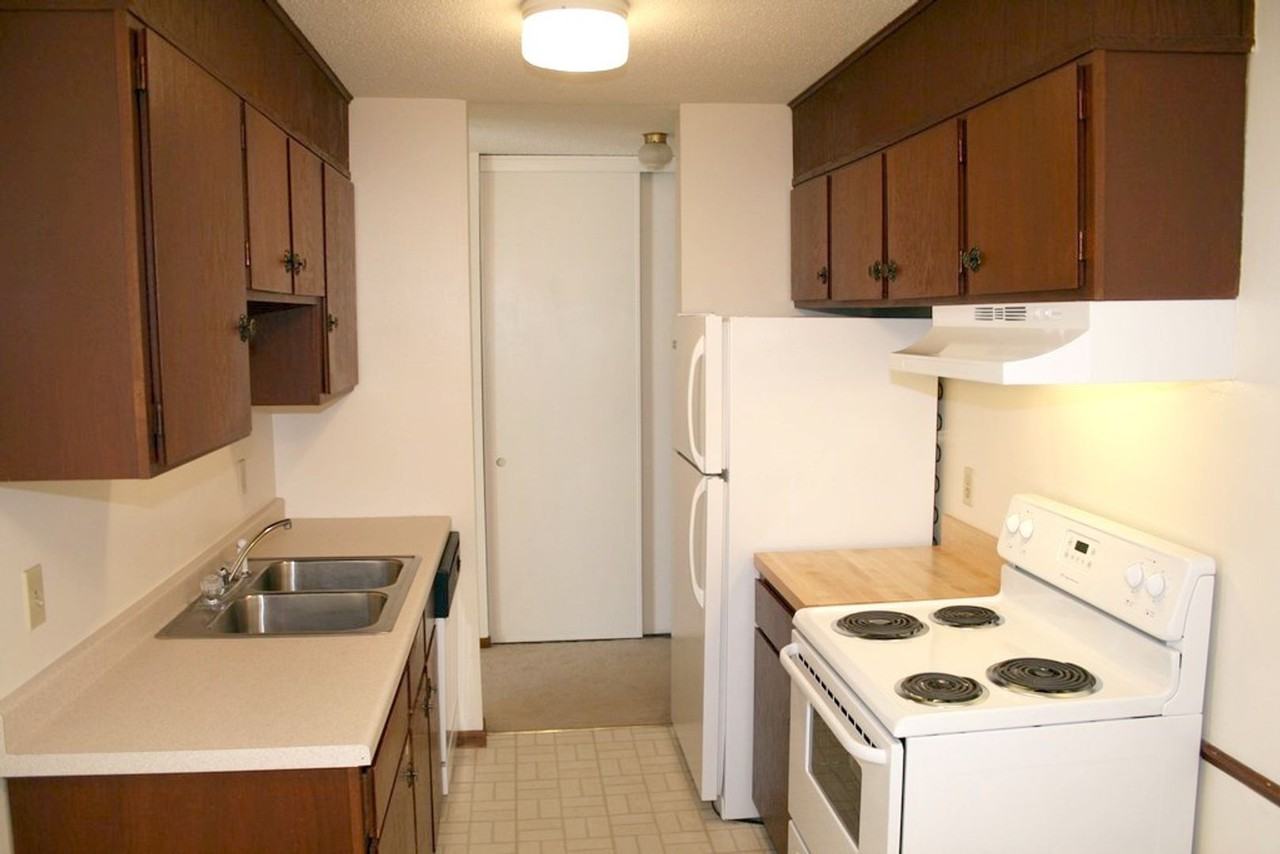 Edina Villa Apartments - Photo 7 of 9