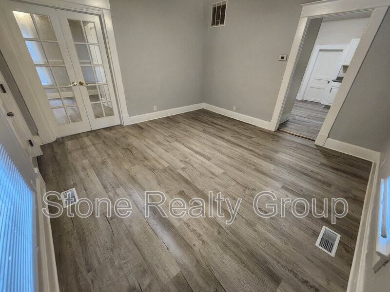 3001 Harrison Ave - Photo 2 of 9