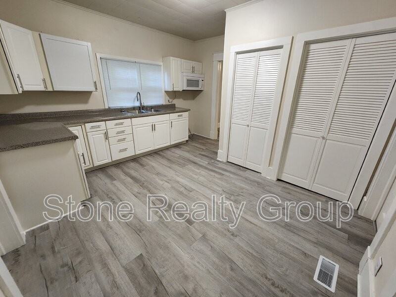 3001 Harrison Ave - Photo 3 of 9