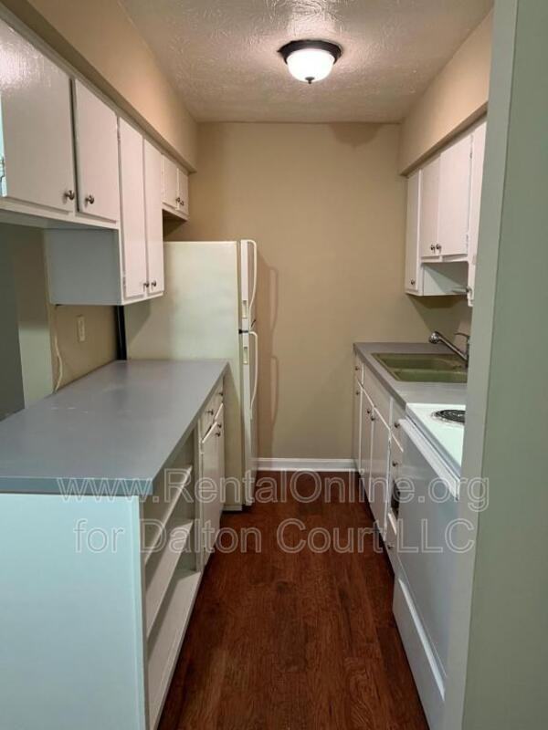 1972 Cambridge Dr #2 - Photo 5 of 12