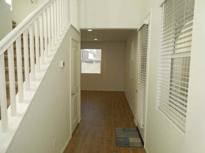 42640 Indigo Pl - Photo 4 of 32
