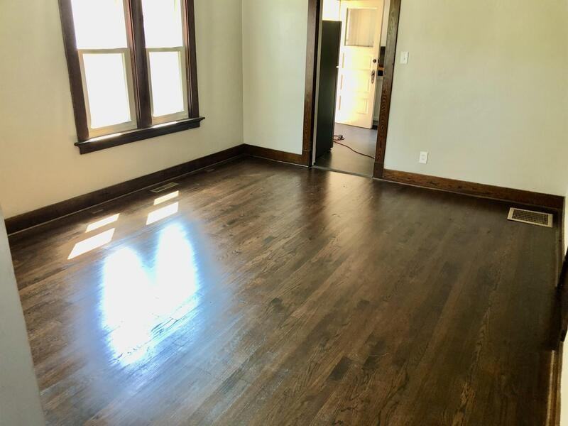 722 S 22nd St - Photo 4 of 12