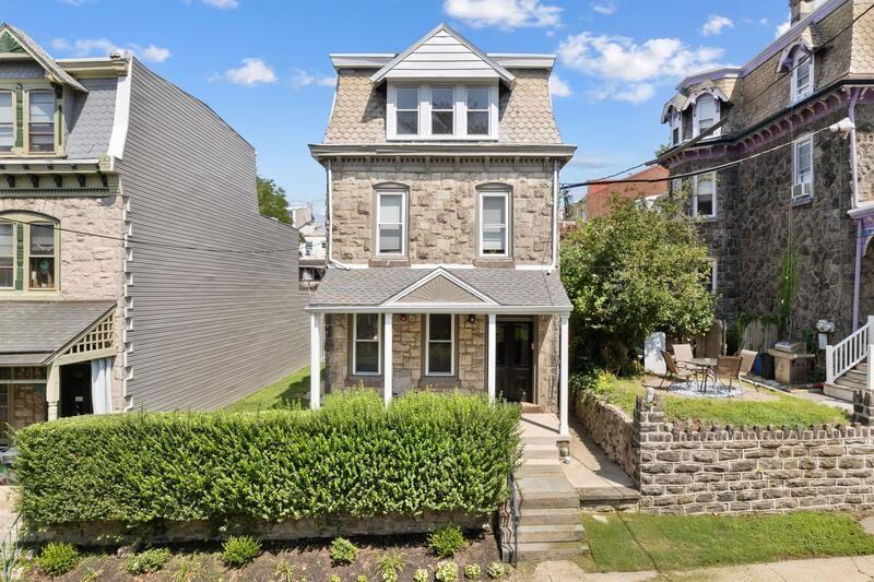 125 Sumac St - Photo 2 of 19