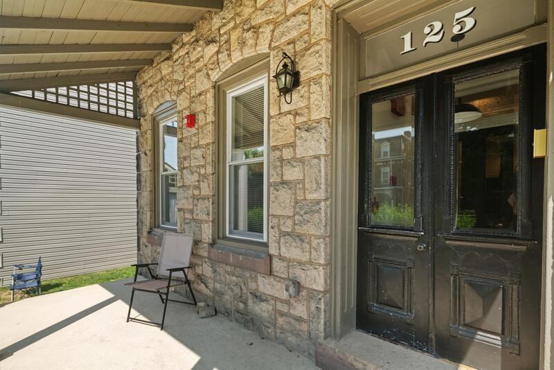 125 Sumac St - Photo 4 of 19