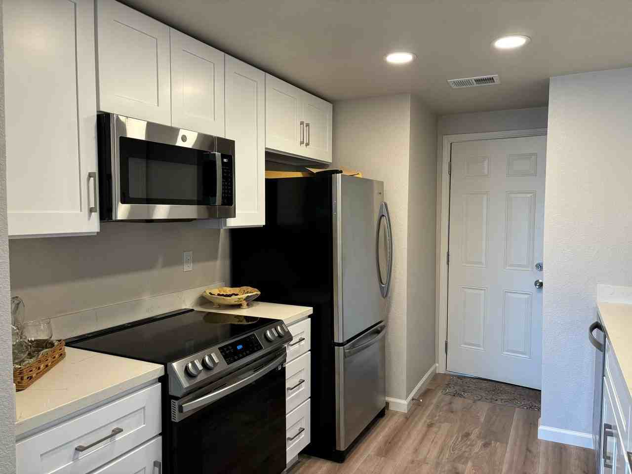 5824 Yawl St - Photo 3 of 17