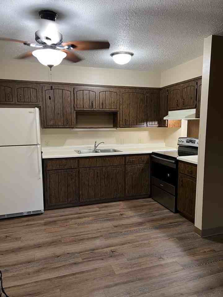 515 Calhoun Place - Photo 2 of 12