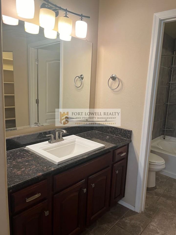 2550 E River Rd #18203 - Photo 6 of 21