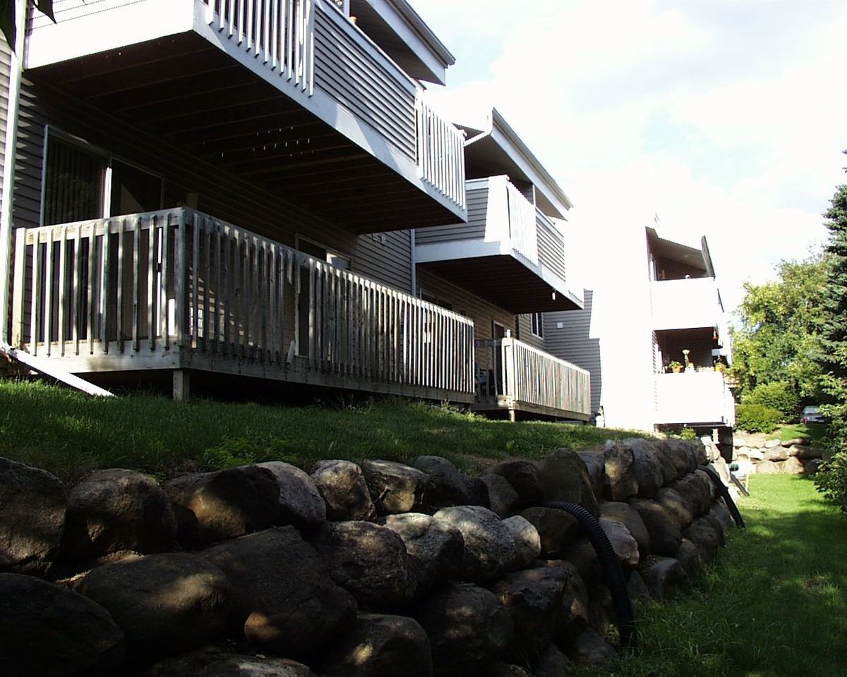 1481 Carver St - Photo 5 of 33