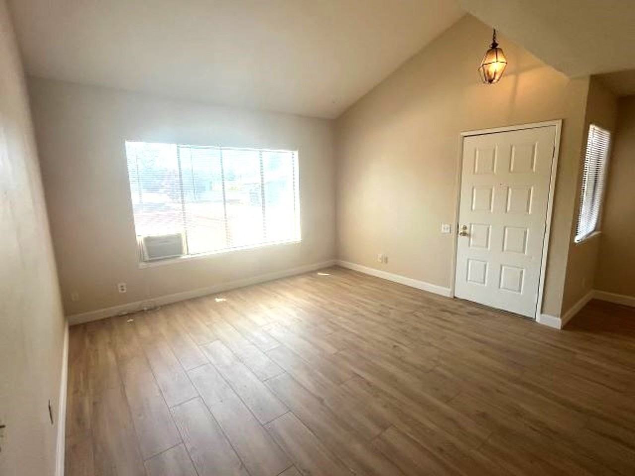 230 Hackamore Cmn - Photo 3 of 19