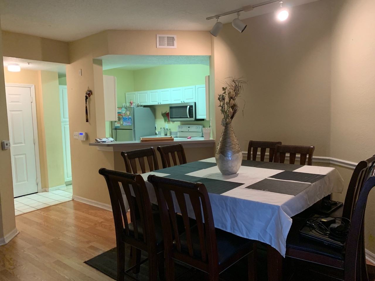 5554 Metrowest Blvd - Photo 7 of 20