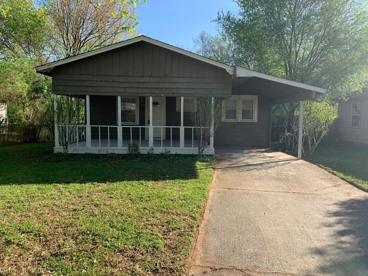 1338 S Van Buren Ave - Photo 2 of 17