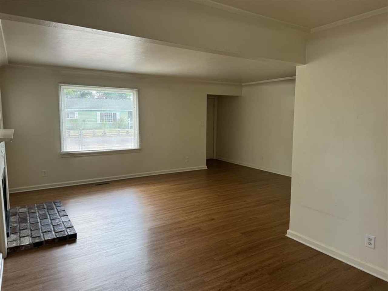 9908 Whitman Ave Sw - Photo 2 of 21