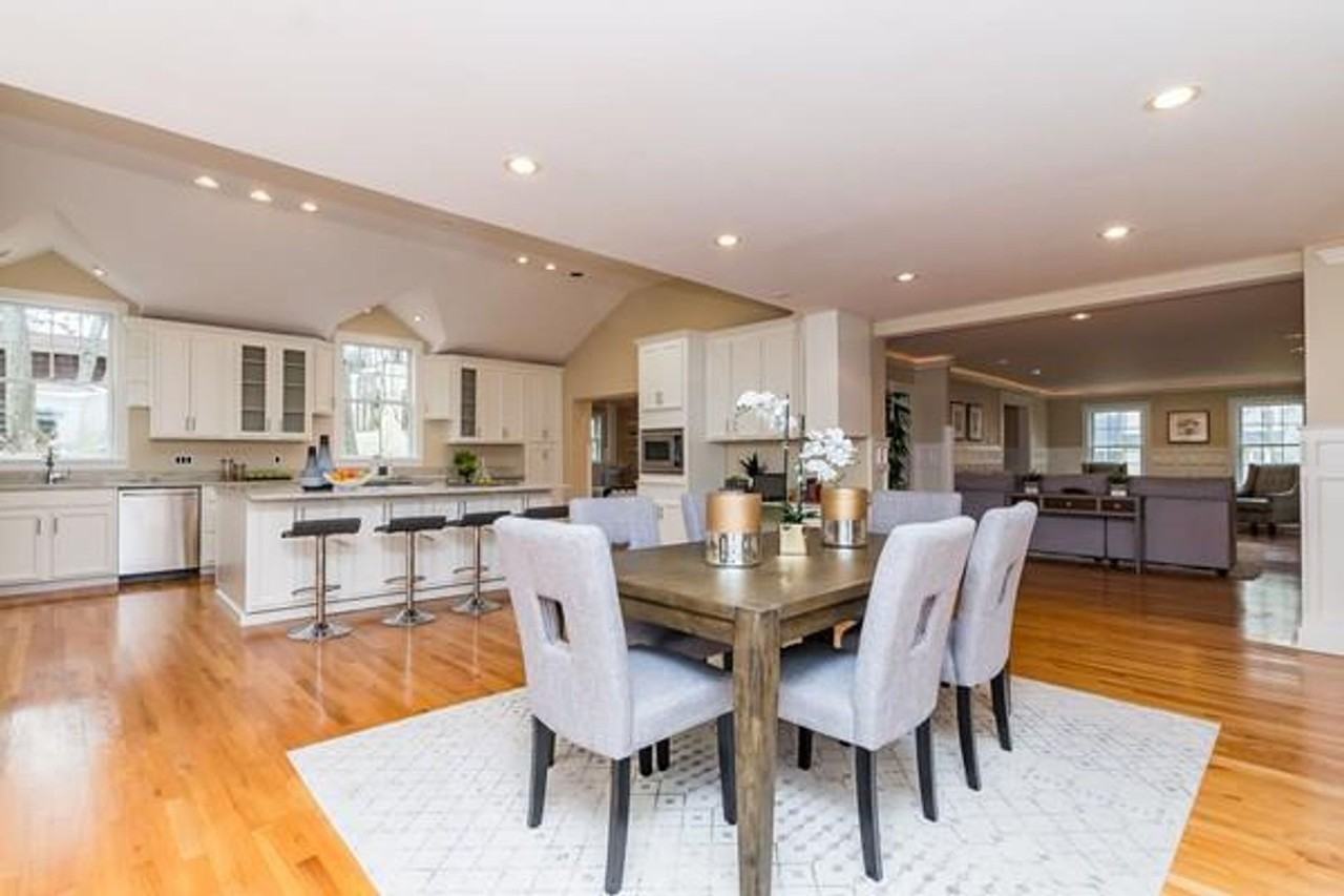 27 Gammons Rd - Photo 4 of 14