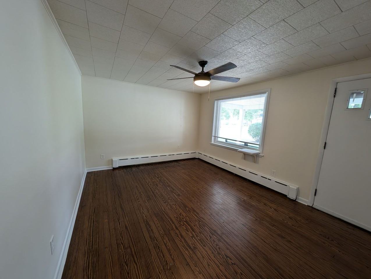1521 Swamp Pike - Photo 2 of 9