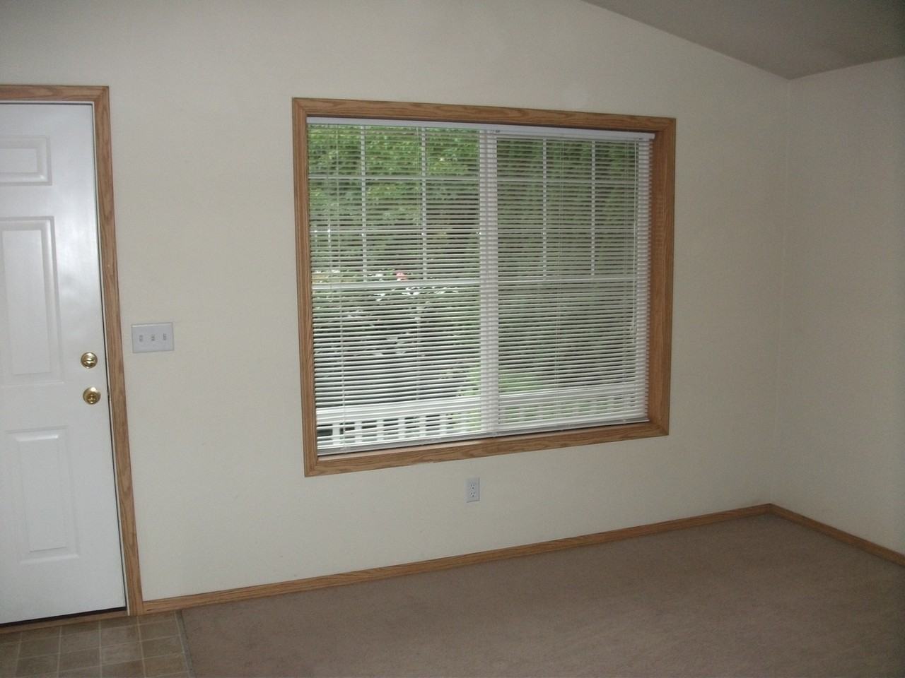 111 Nw 50th St - Photo 3 of 10