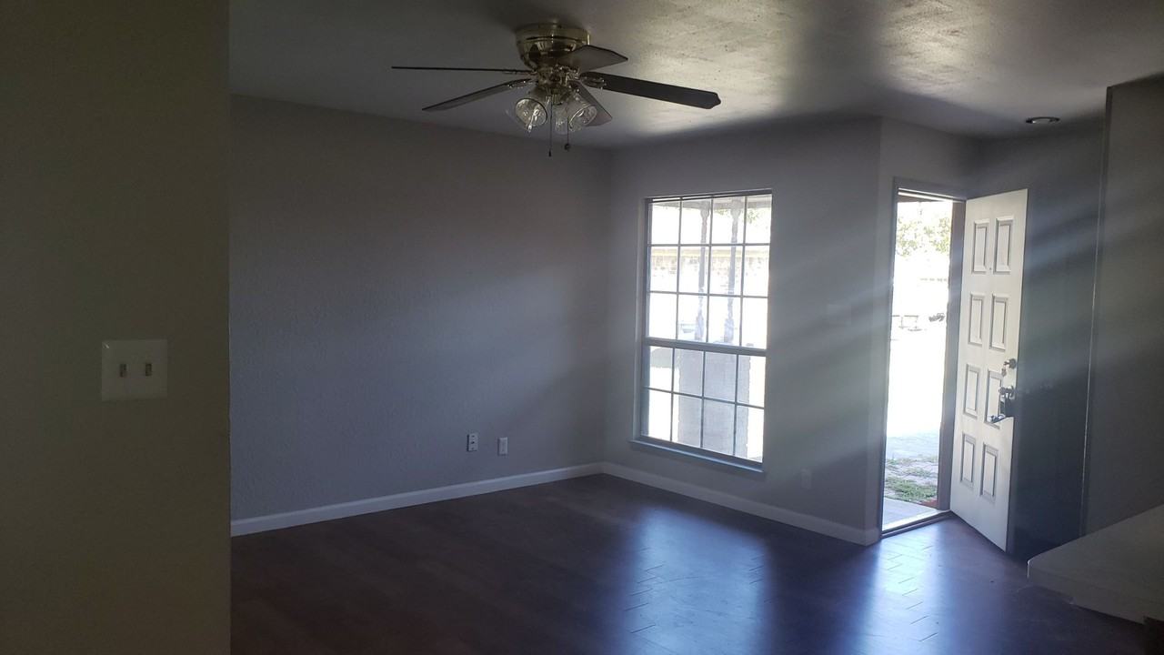 2620 Altamesa Blvd - Photo 2 of 6