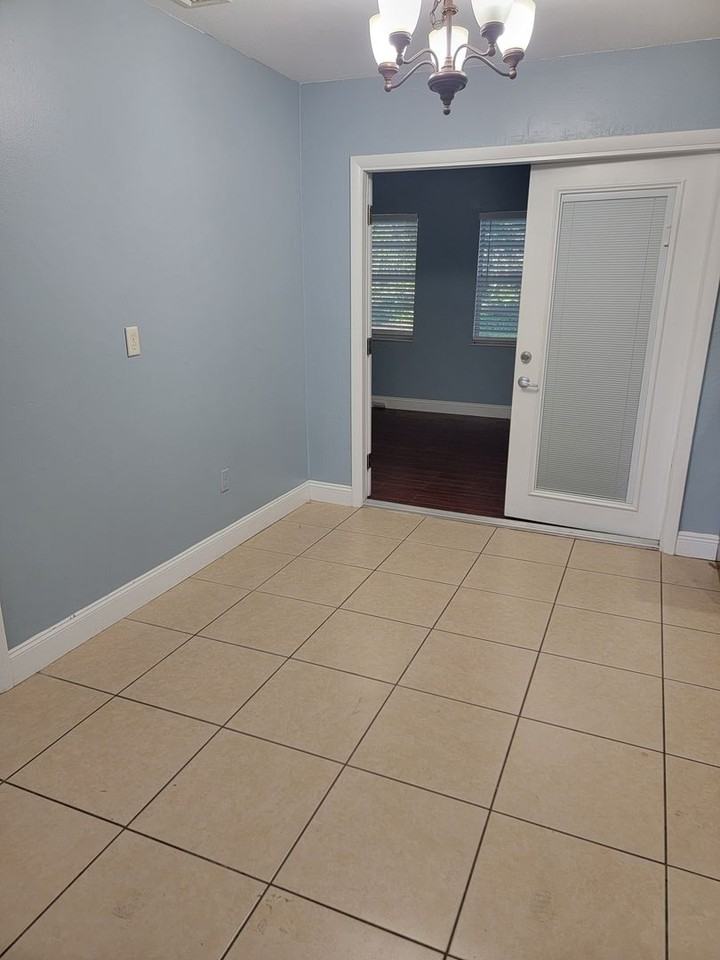 3738 S Apopka Ave - Photo 4 of 13