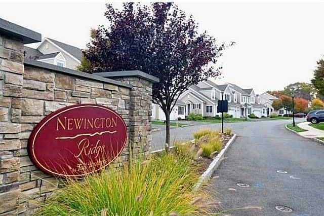 20 Harlow Dr - Photo 3 of 22