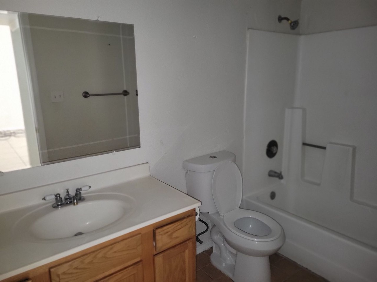 3049 N 24th Ln - Photo 6 of 11