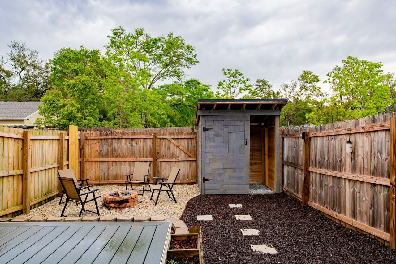 6069 Royal Port Ct - Photo 3 of 21