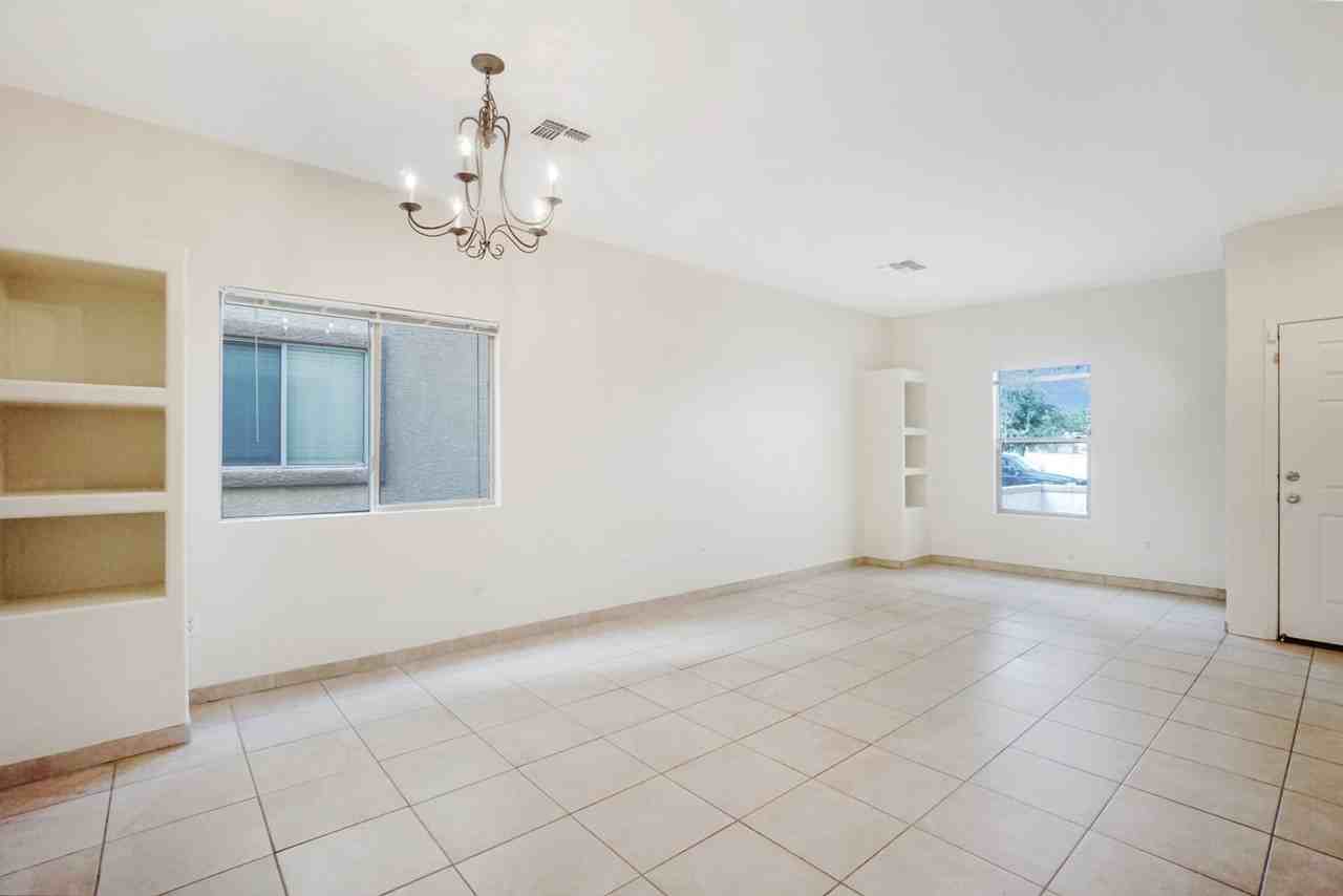 835 W Calle Muro Fuerte - Photo 3 of 18