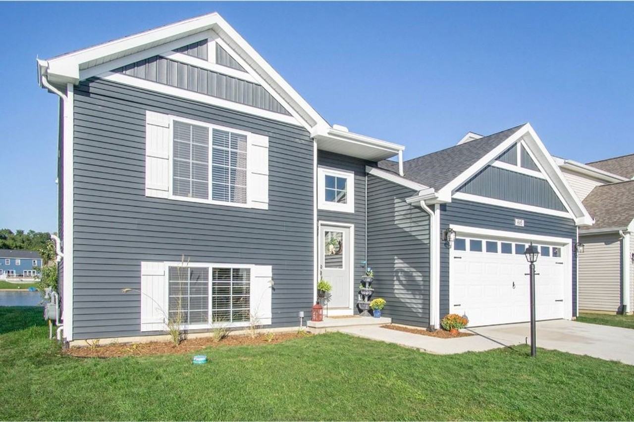 2785 Jordan River Dr - Photo 2 of 18