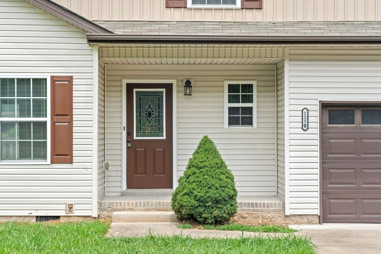 1559 Hazelwood Rd - Photo 2 of 29