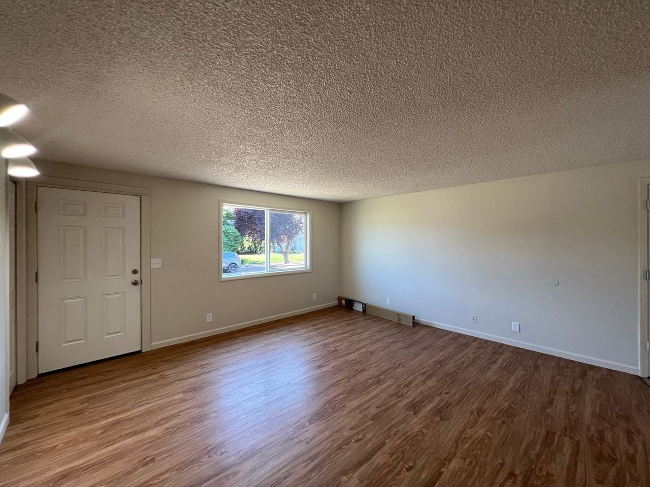 595 Mar Loop - Photo 3 of 19