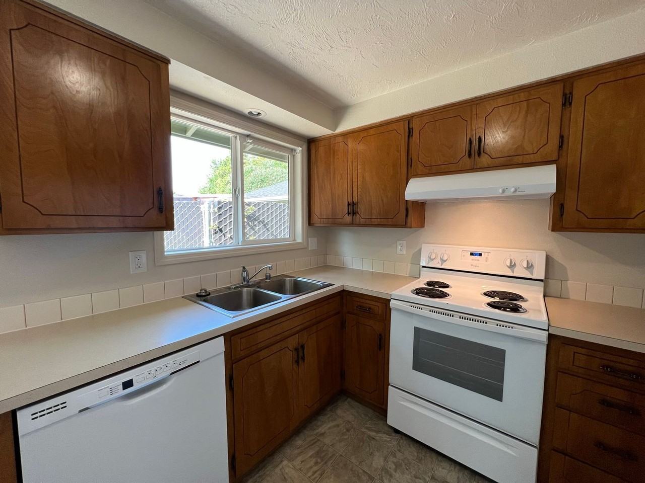 595 Mar Loop - Photo 7 of 19