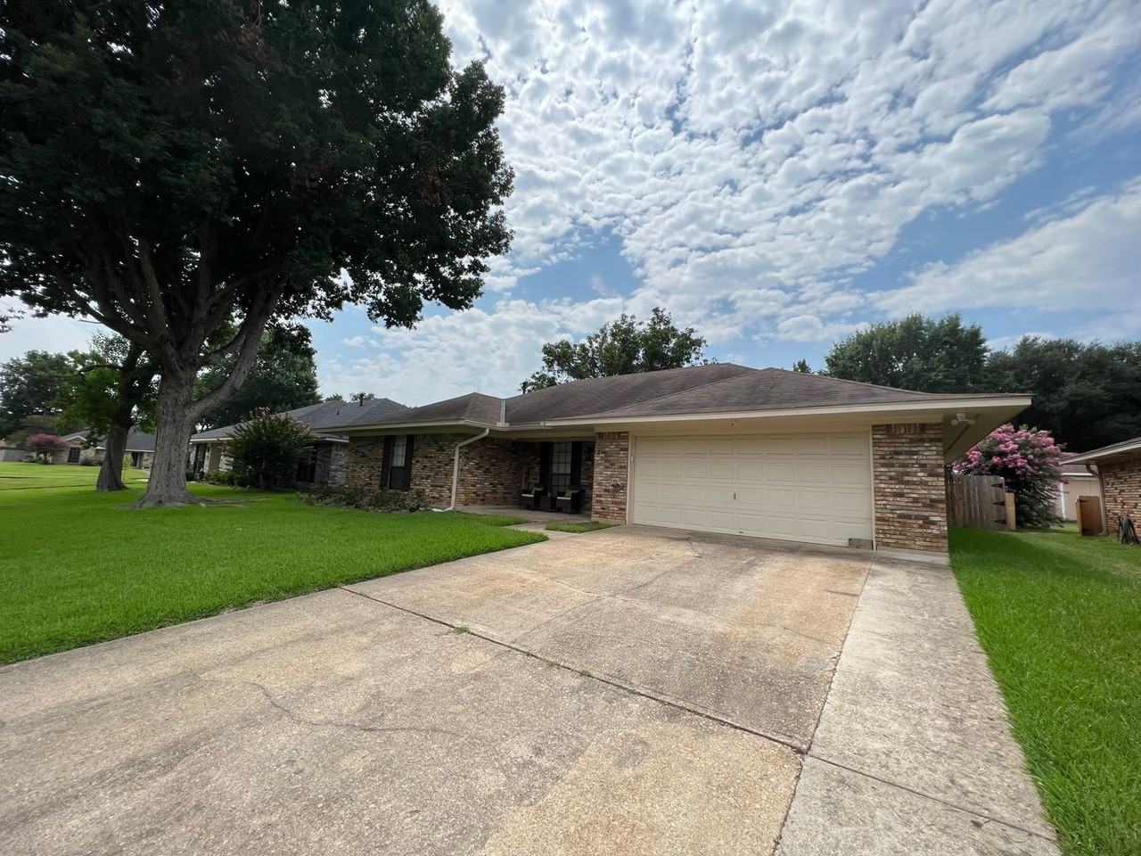 6014 Tracy Ln - Photo 2 of 18