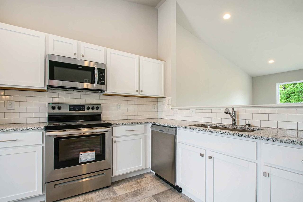 1028 Cooley Mill Ln - Photo 2 of 21