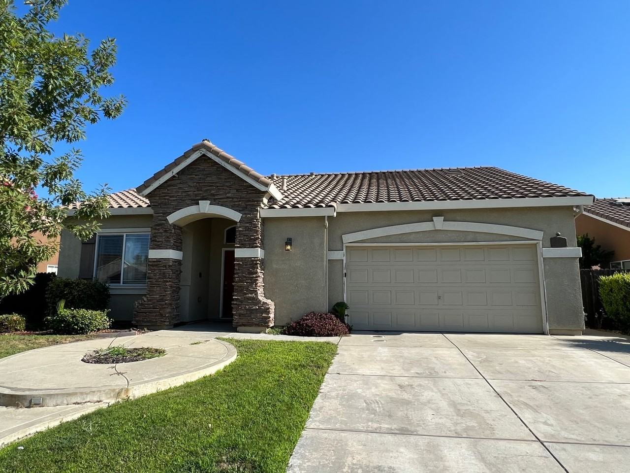 335 Tashima Dr - Photo 2 of 25