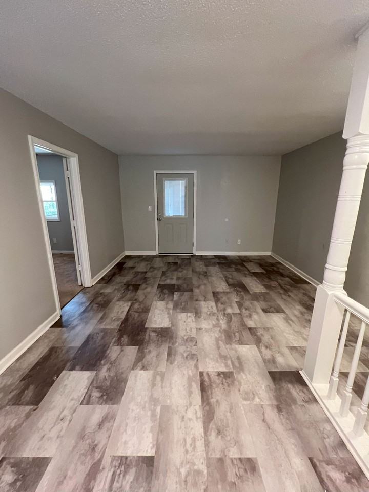 1003 Piney Woods Rd #C - Photo 4 of 12
