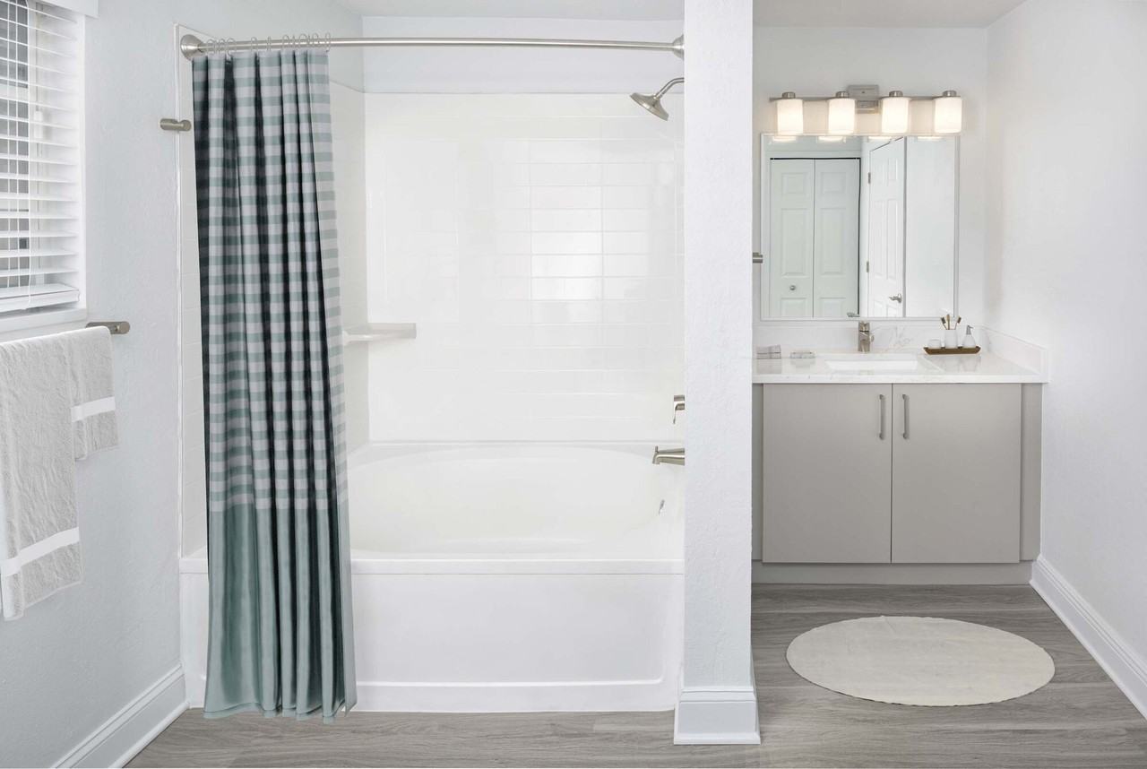 Camden Doral - Photo 6 of 38