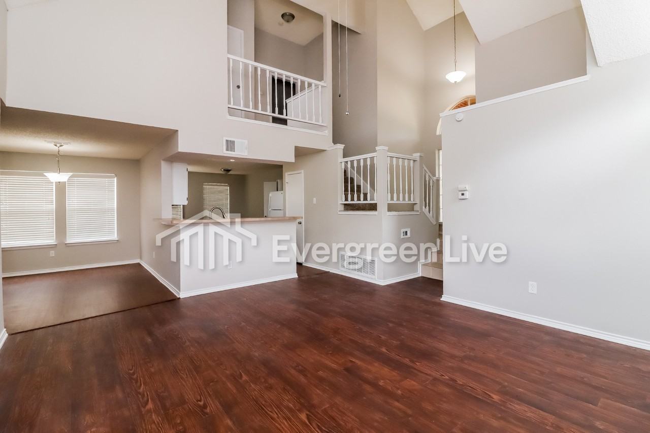 1109 Cherrytree Dr - Photo 4 of 15