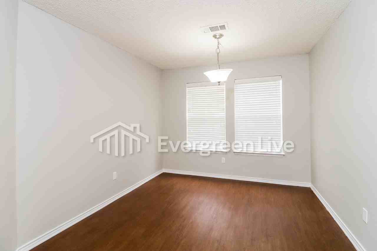 1109 Cherrytree Dr - Photo 7 of 15