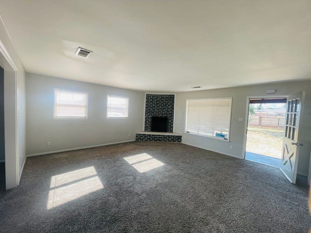 26735 Baseline St - Photo 3 of 5