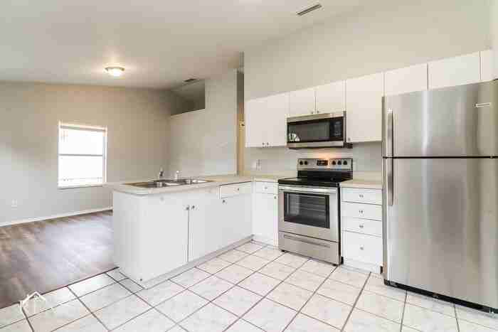 2408 Queen St S - Photo 2 of 19